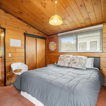 Peaceful Picnic Bay - Surfdale Holiday Home Exterior photo
